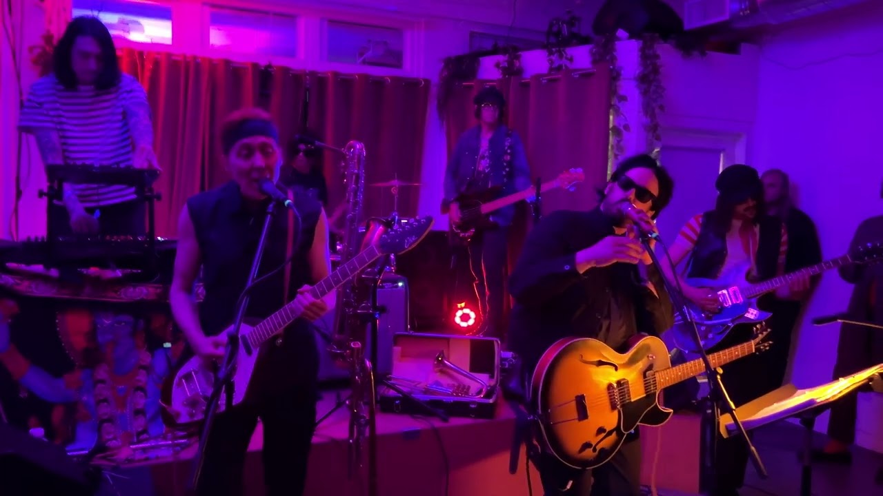 Guarda Sun Atoms - "Ceiling Tiles" - Oblivion, Los Angeles - 24 May 2026 su YouTube Guarda Sun Atoms - "Ceiling Tiles" - Oblivion, Los Angeles - 24 May 2026 su YouTube