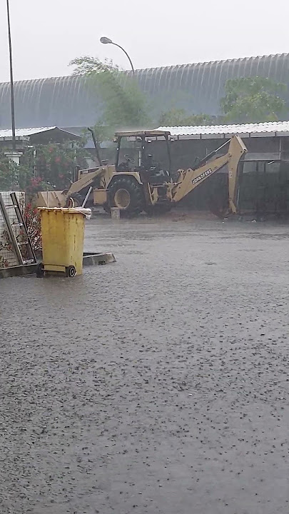 mentahan suara hujan ber angin,story wa hujan angin