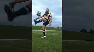Soccer Tutorial: Reverse Knee Akka