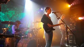 Wolf Alice &quot; Heavenward&quot; Live Paris 2017