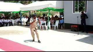 Msanii ndani ya Jeshi la Polisi , Maringo Imbwa Mwanawasu, Tazama anavyotoa Elimu juu ya sheria