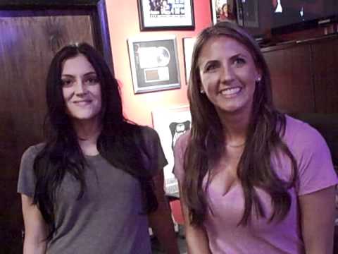 Quality time with JBTV's Jenna Martinelli & Nicole...