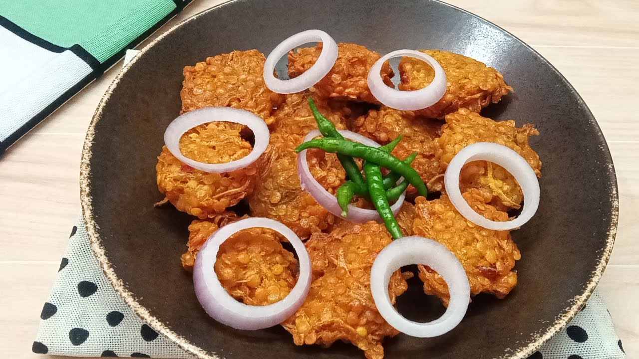 বাটাবাটির ঝামেলা নেই। আস্ত মসুরের ডালের পিঁয়াজুর রেসিপি। Daler pyaju ...