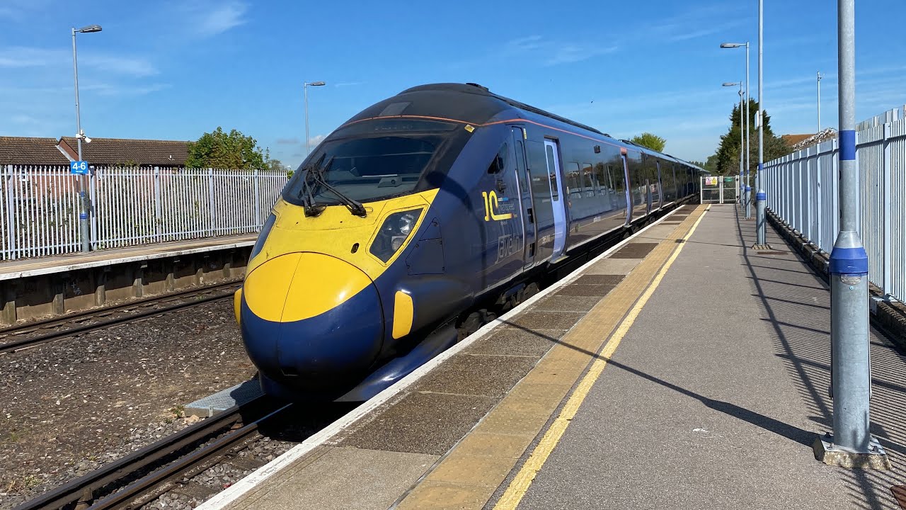 395010 arrives into Platform 1 at Deal, 05.05.2024