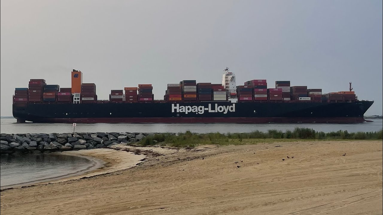Hapag-Lloyd Container Ship Al Riffa - YouTube