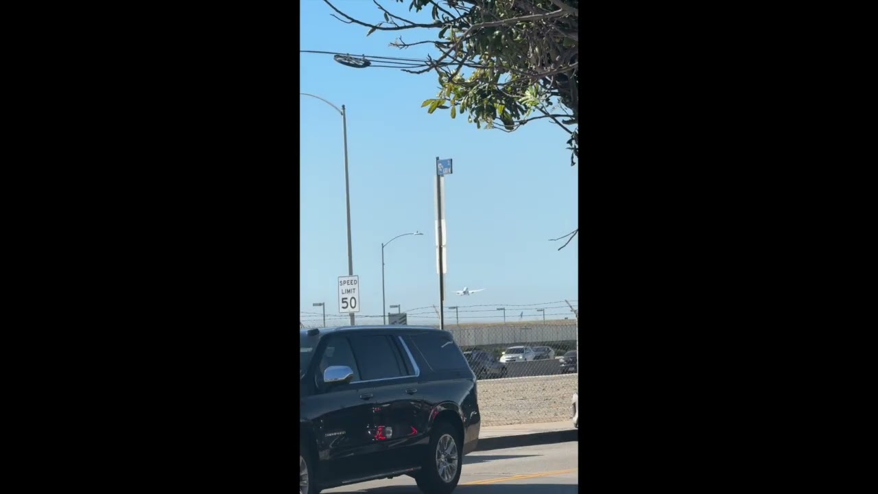 Lotts of Planespotting: Giant Planes Taking Off