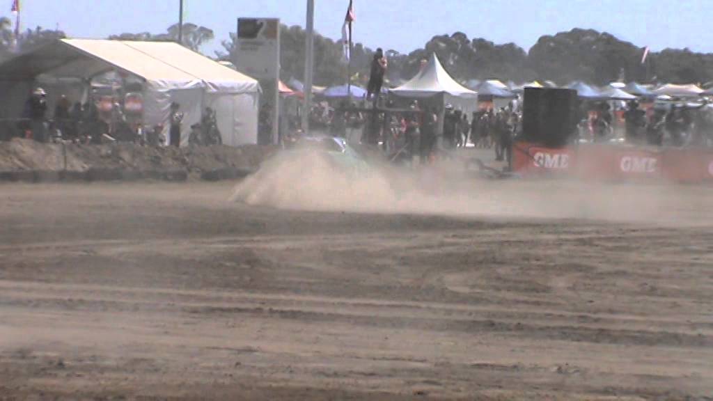 IAN PAYNE HOLDEN VE V8 UTE VS DATSUN UTE BARREL RACE DAY 2 AT DENI UTE ...