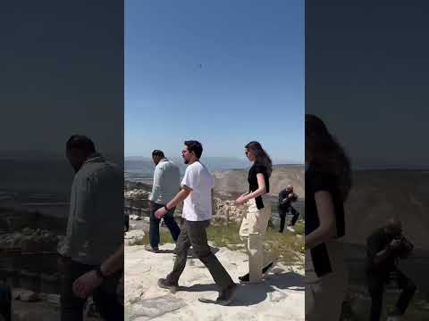 ولي العهد ينشر عبر انستغرام لقطات من زيارته برفقة الأميرة رجوة إلى أم قيس