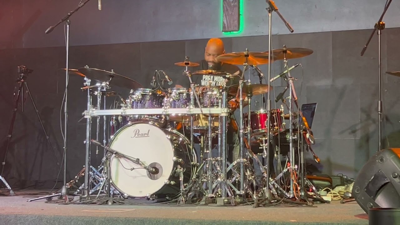 Calvin Rodgers playing ''It's gonna happen'' @thedrumclinic South Africa
