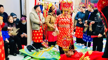 Hát then rất hay. Tướng then xuống cưỡi ngựa gai, cứu dân độ thế. Lễ lẩu then Tiền. P16