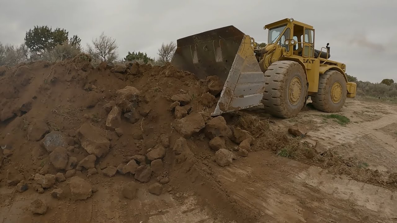 CAT 988 Goes On The Lowboy