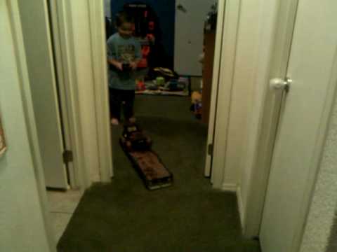 hot wheels monster jam show off showdown action set