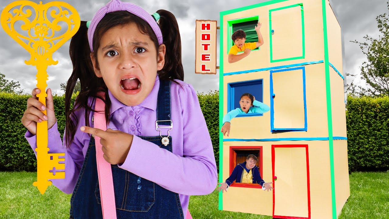 Play: Ellie's Hotel Party Adventure: big, loud, toy-box pretend play