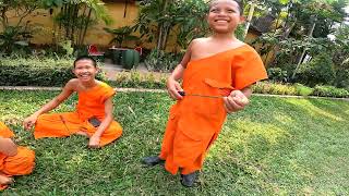 Little Chitchat with Little Khusolhas at Wat Sisaket 🙏🏻😇☸️