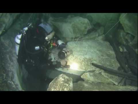 Cave Diving The Pines Cave Mount Gambier, SA