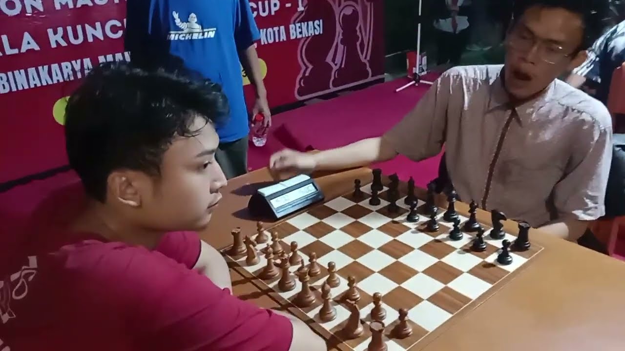 Turnamen chess club non master. Mr.Gery Vs Mr. David. Piala Kuncung Putih Cup 1.