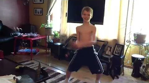 crazy davian doing harlem shake
