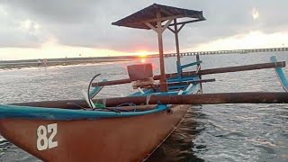 Belajar setir perahu di Pantai kelan bali