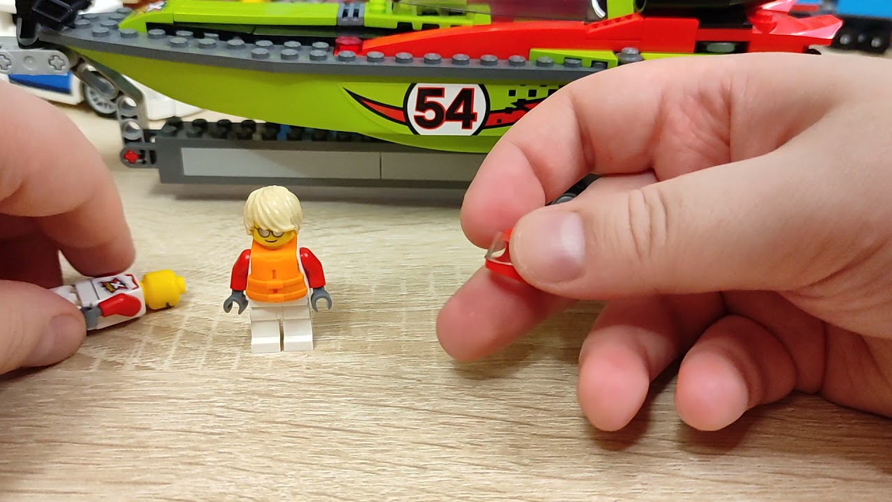 Лего-человечки из набора LEGO City 60254 Транспортировщик скоростных катеров