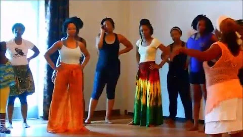 Queen Atterberry - WoSe Adande African Dance - African Drums