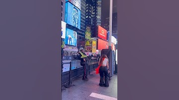 THEY DEF ENJOY IT😂 #shorts #dance #nyc #shortsdance #dancer #danielamontero1018