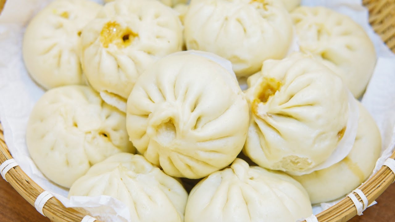 The BEST Pork Steamed Buns | Chinese Bao Buns Recipe (猪肉白菜包子)