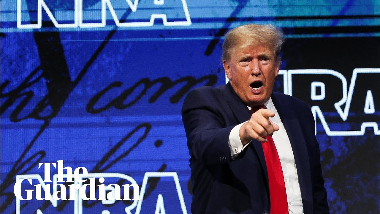 ⁣Donald Trump tells NRA teachers should be allowed guns in classrooms