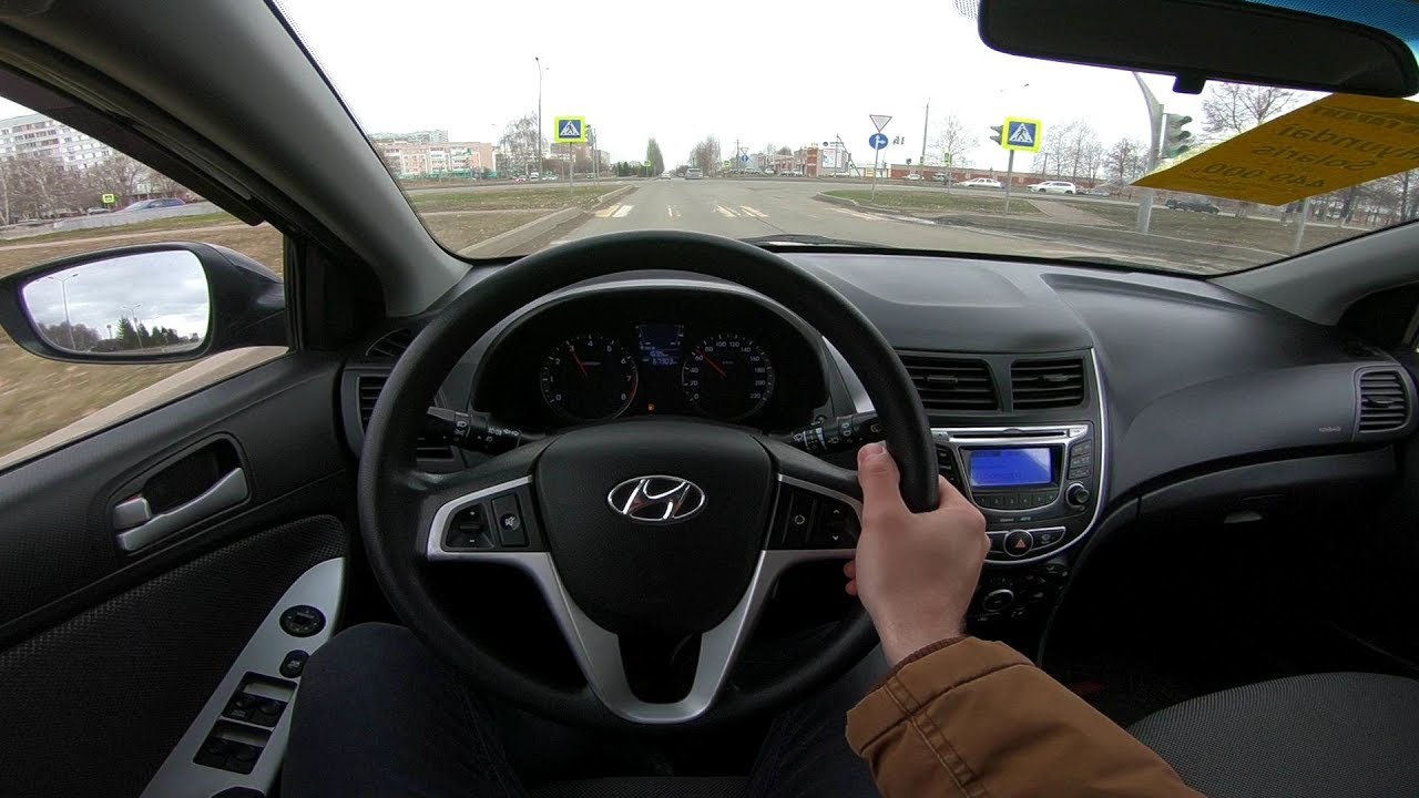 Тест драйв солярисом. За рулем Хендай Солярис. Hyundai Солярис Test Drive. Hyundai Solaris pov Test Drive. Hyundai Solaris 2013.