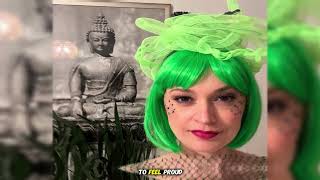 Joanne Nosuchinsky, 36, Flaunts Her Huge Size In Latest Photos