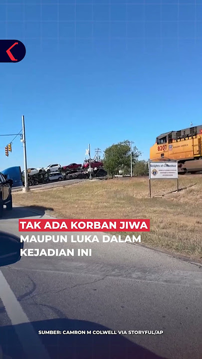 DETIK-DETIK KERETA TABRAK TRUK TRAILER PENGANGKUT MOBIL #short