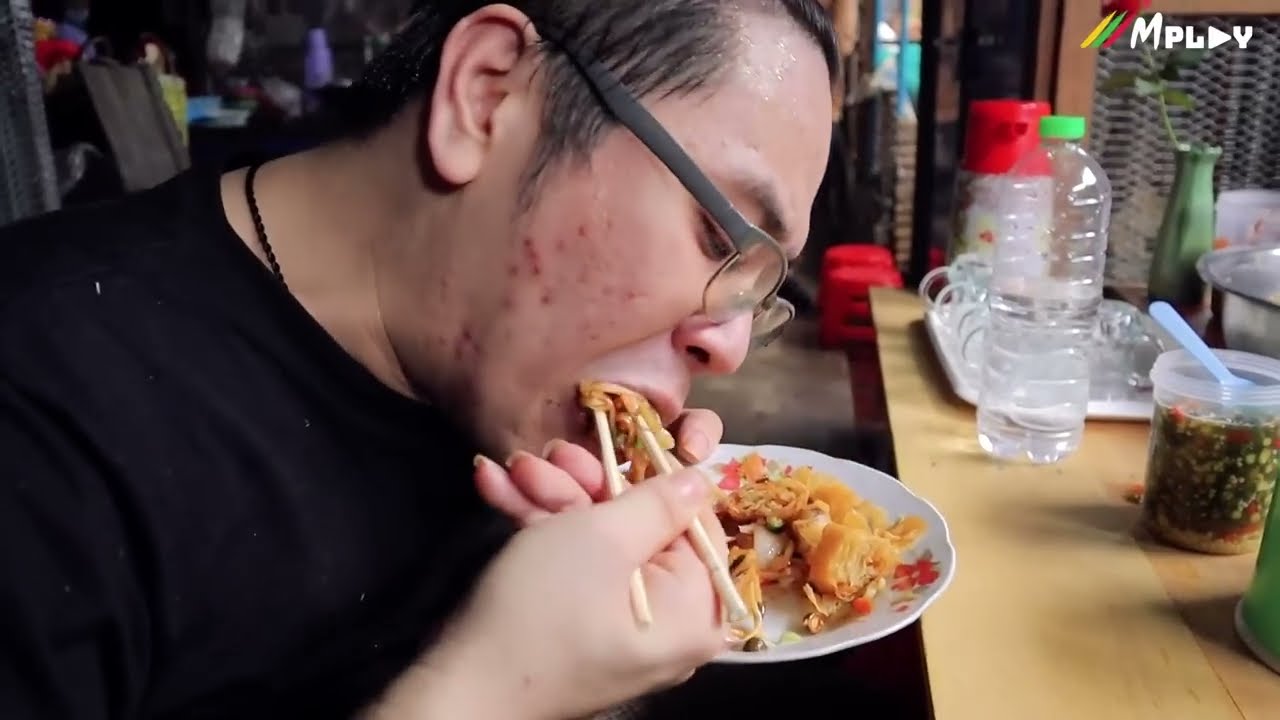 Snack Tour in Htauk Kyant Market, ထောက်ကြန့်စျေးရောက် foodieတစ်ယောက်