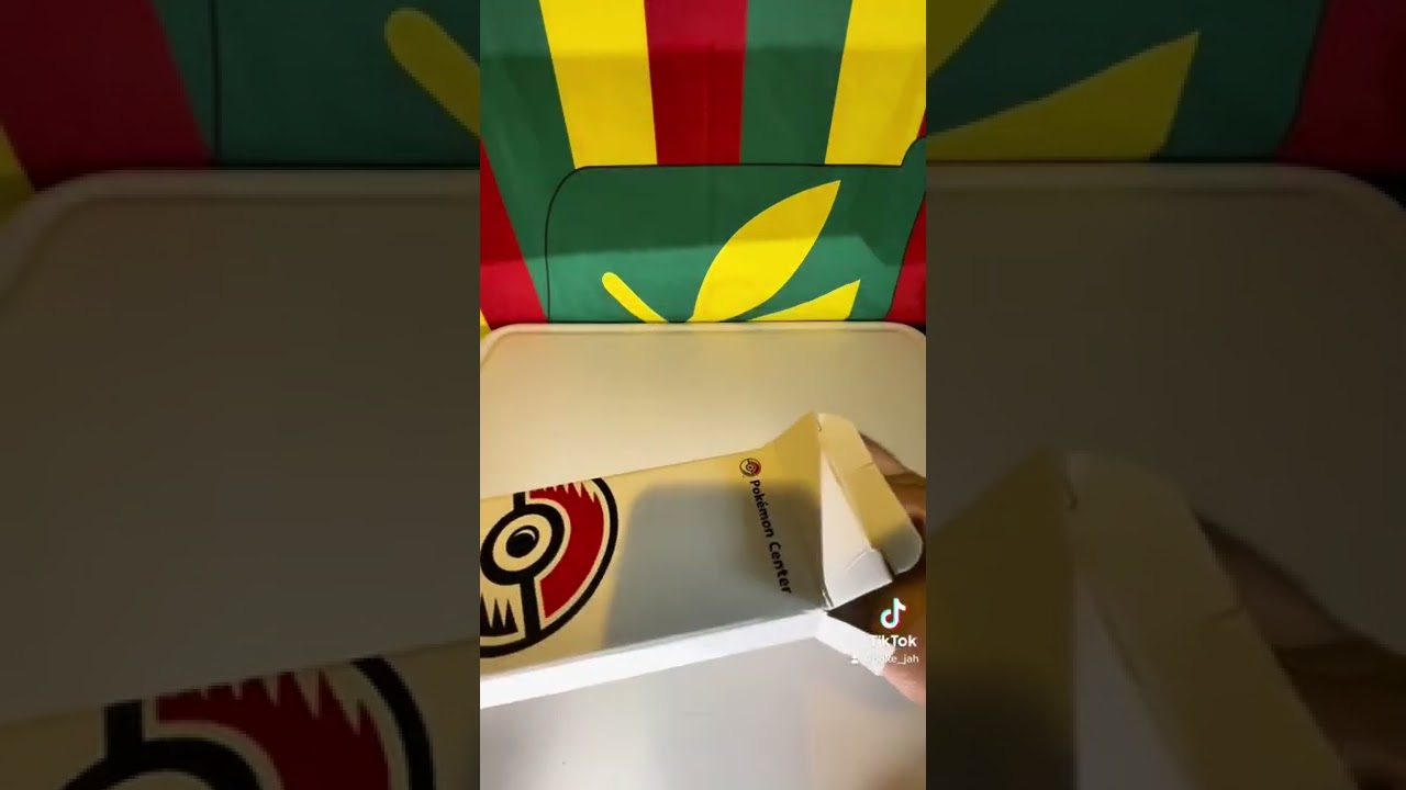 Pokémon Center unboxing 