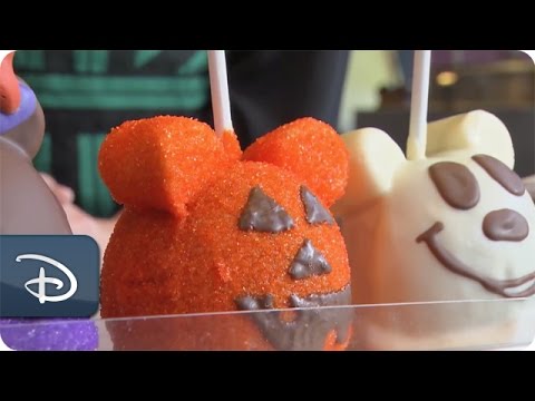 DIY Halloween: How-To Make ‘Witch Minnie’ Candy Apples | Disney Parks