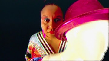 Moniquea - Famous (Official Music Video)