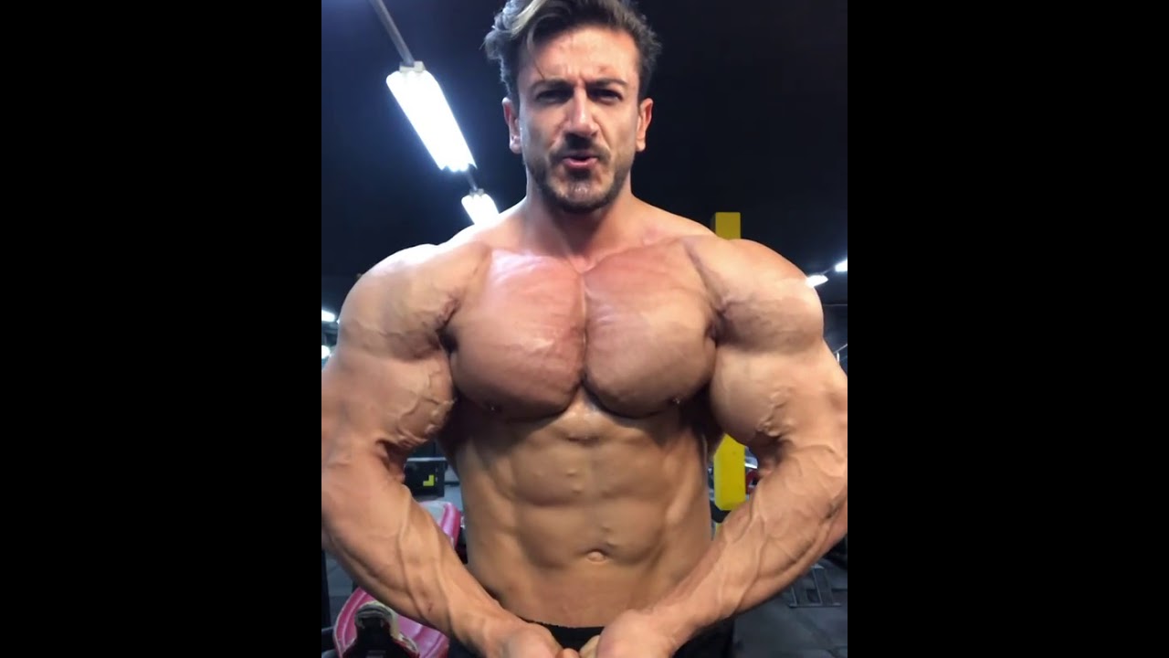 Meisam Eskandari flexing