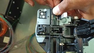 How To Splicing (Fiber Optic) Cable With Fusion Splicer | GSM How To Splicing (Fiber Optic) Cable With Fusion Splicer | GSM