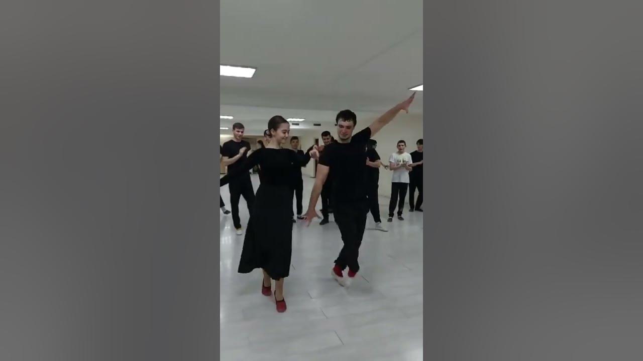 Красивый танец лезгинки в школе танцев - YouTube