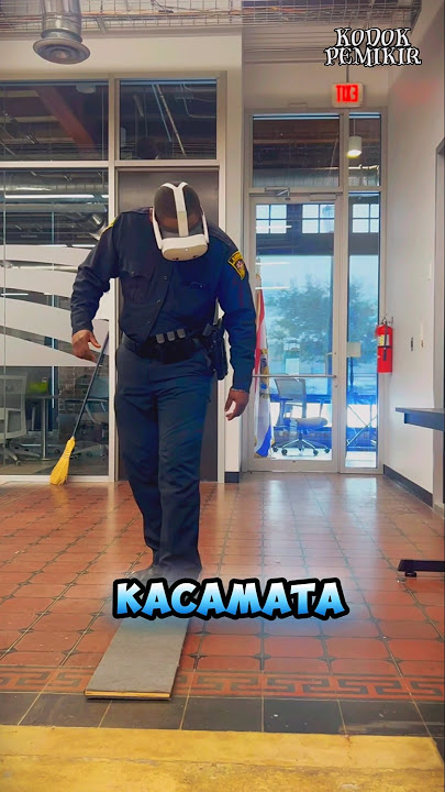 Polisi Pake Kacamata VR ‼️🤣