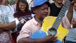 Video-Miniaturansicht von „el cantautor de medellin“