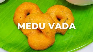 Crispy Medu Vada in Mixie l Urad Dal Vada - Flavours Treat