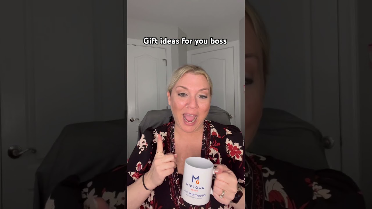 Holiday gift ideas for bosses & office managers. Keep it classy and simple. 