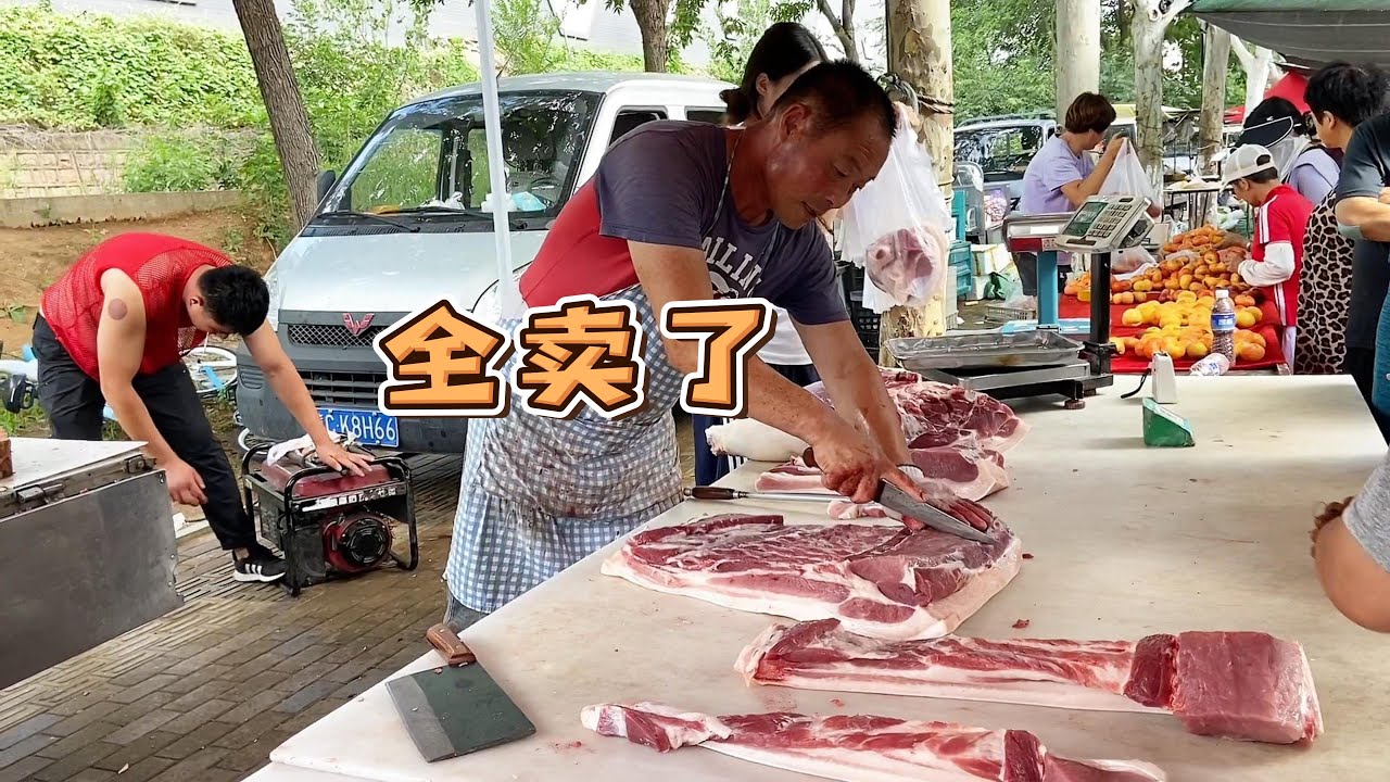 農村笨豬肉太受歡迎了，華哥今天遇到都是大客戶，500公斤大肥豬十分鐘賣一頭【玖叔v​​log】#pork #猪肉 #玖叔vlog#华哥猪肉#玖叔猪肉#豬肉