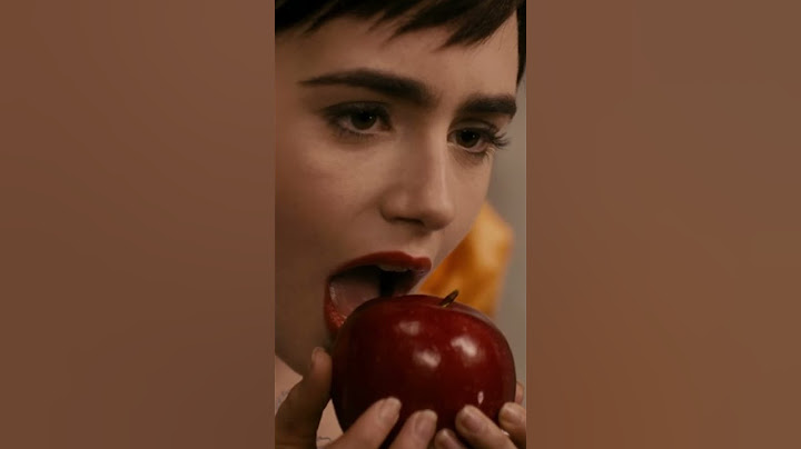 Snow White And The Apple | Mirror Mirror