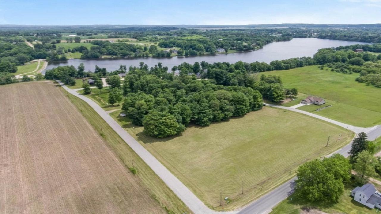 14 DESTINY DRIVE, HART, MI Presented by Sue Payne.