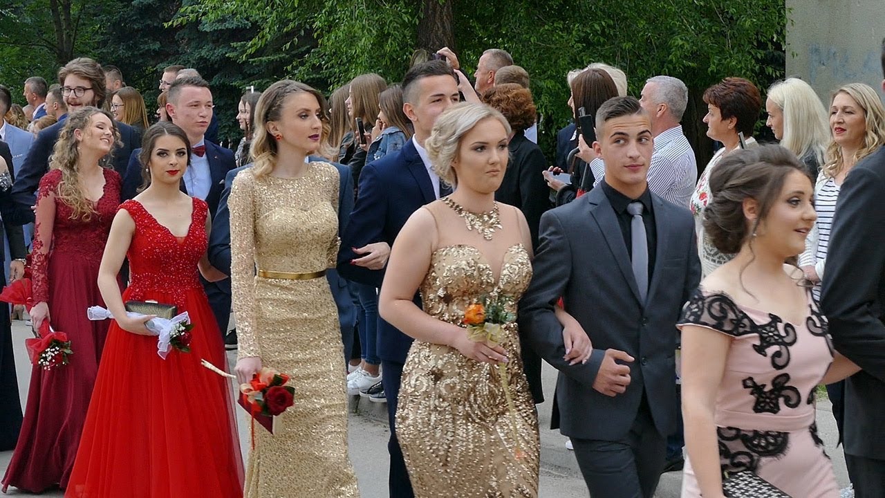 Maturanti  SC Vitez svečano defilirali gradom 18.05.2018.