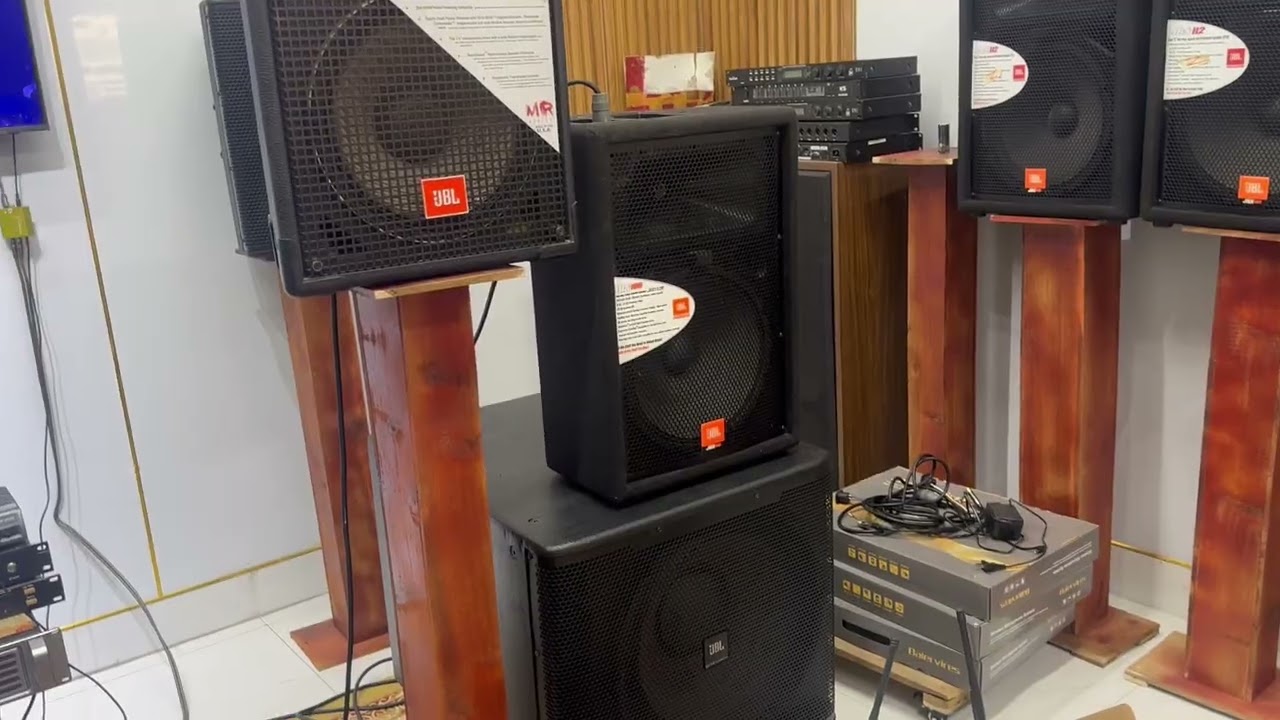 JBL USA 🇺🇸. JBL 112 . Súp TSG . Com Bo giá bèo lh 0973495429