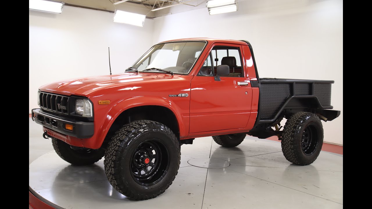 1983 TOYOTA HILUX - YouTube