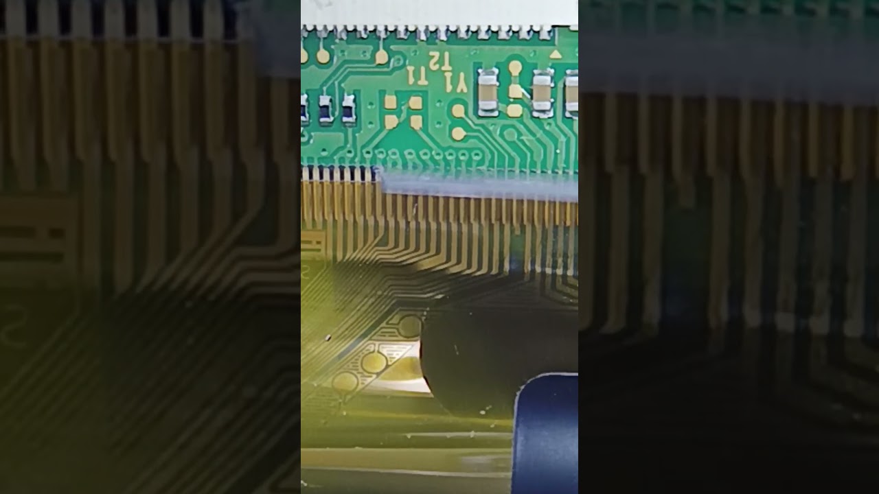 Changhong 32 layar blank biru 