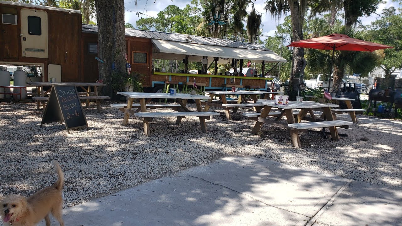 Así es un parque de casas rodantes y Botes - YouTube