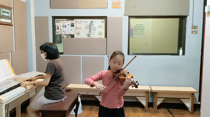 Minuet J.S.Bach | Hannah Sumual & Ms. Christine Ho...